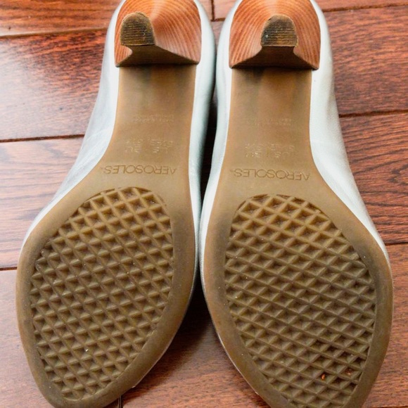 Aerosoles Silver Metallic Peep-Toe 3 1/4 Heels - Picture 6 of 8